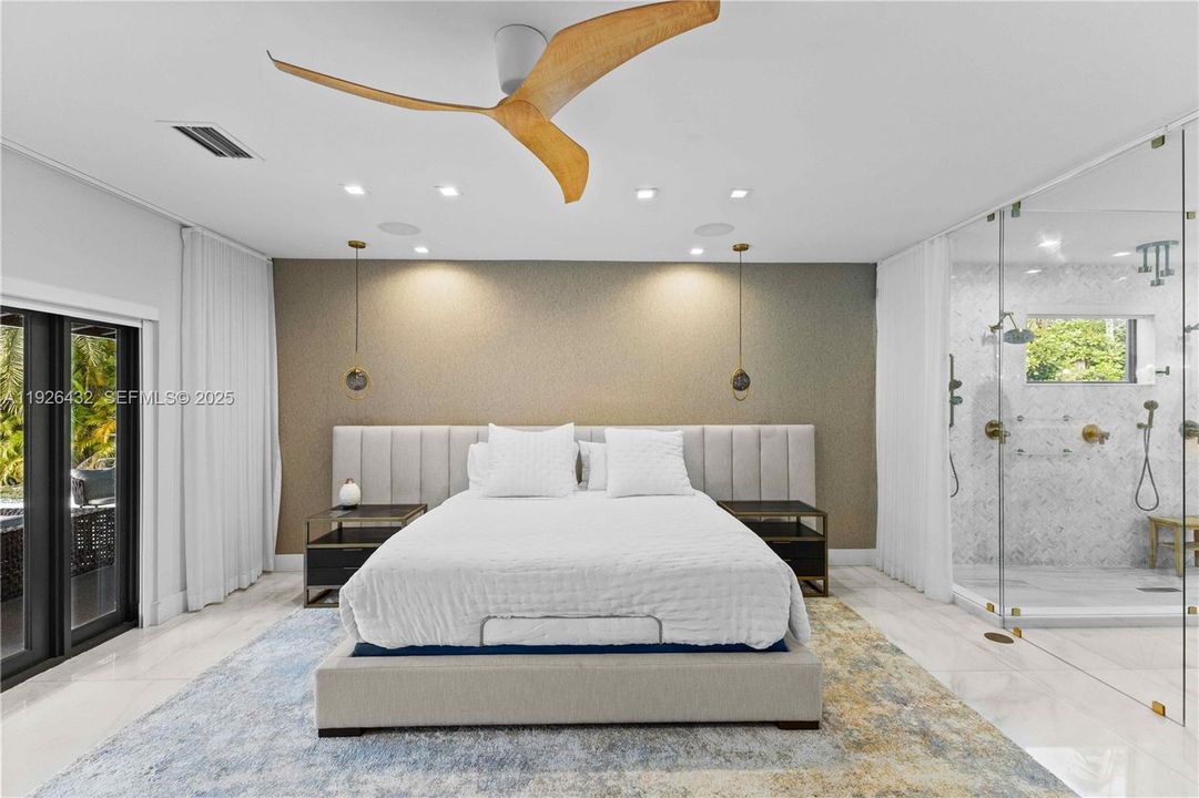 В аренду: $15,000 (4 спален, 5 ванн, 3845 Квадратных фут)