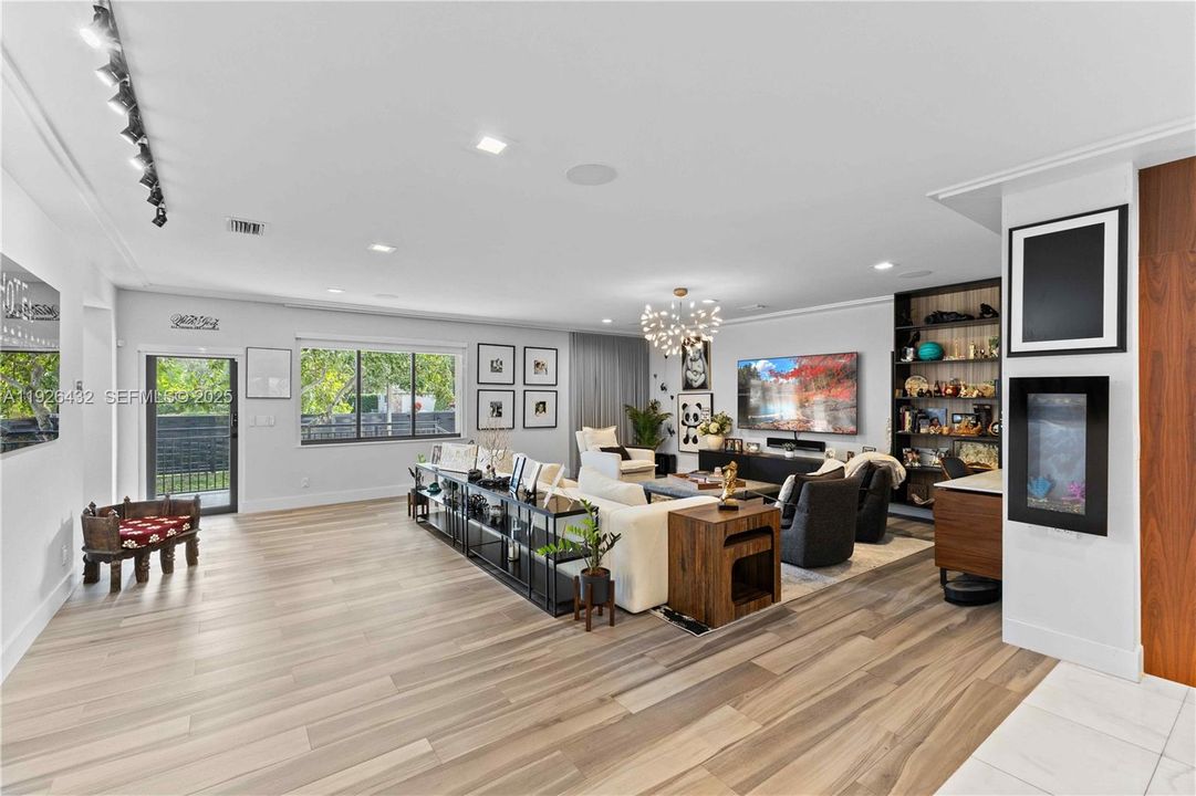 В аренду: $15,000 (4 спален, 5 ванн, 3845 Квадратных фут)