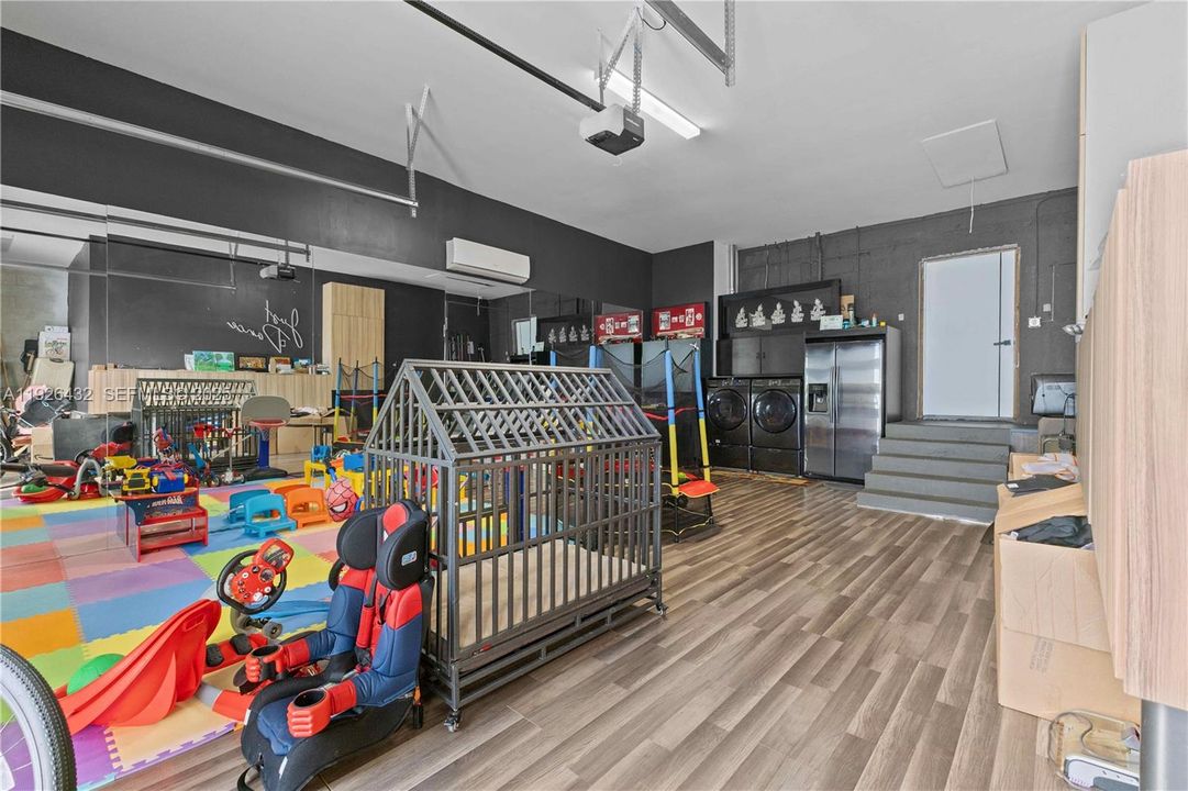 В аренду: $15,000 (4 спален, 5 ванн, 3845 Квадратных фут)