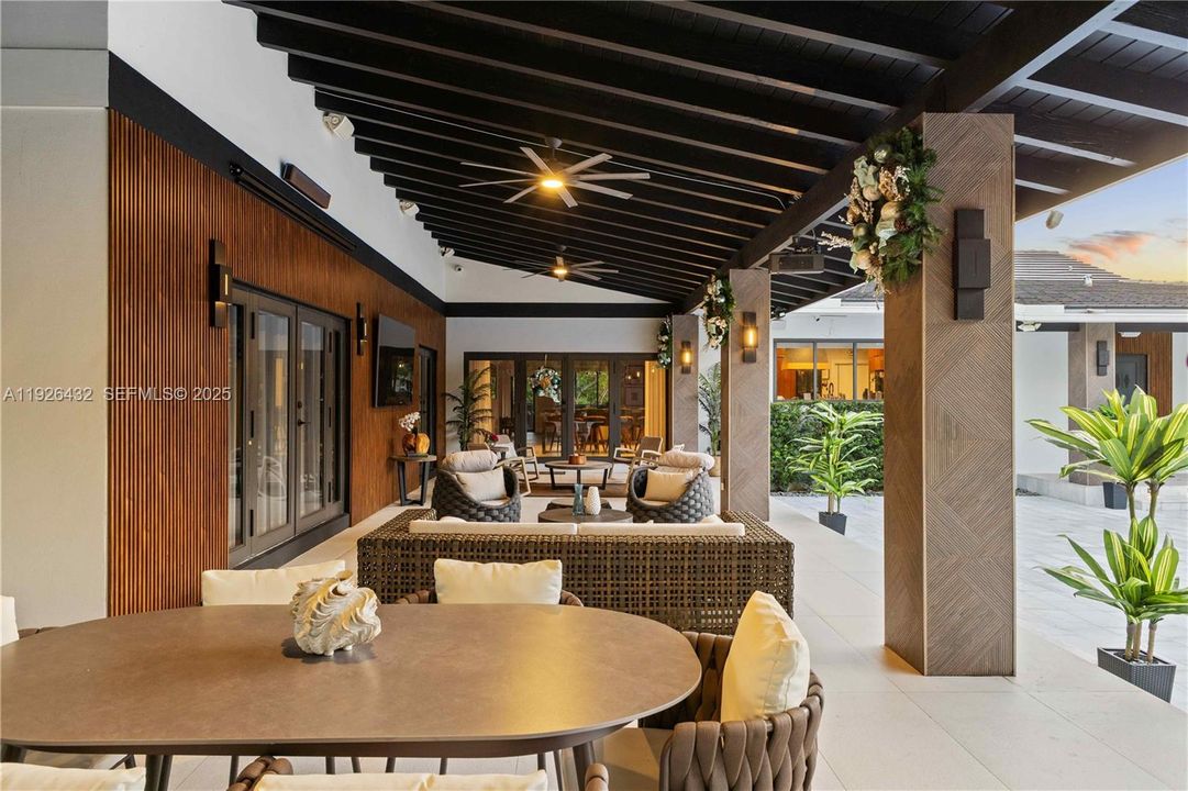 В аренду: $15,000 (4 спален, 5 ванн, 3845 Квадратных фут)