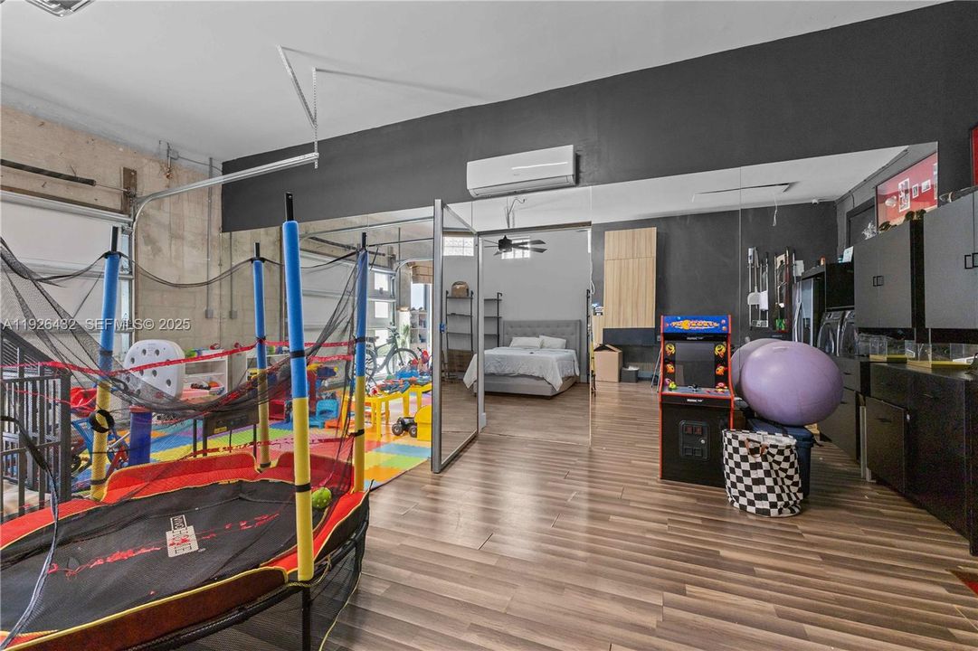 В аренду: $15,000 (4 спален, 5 ванн, 3845 Квадратных фут)