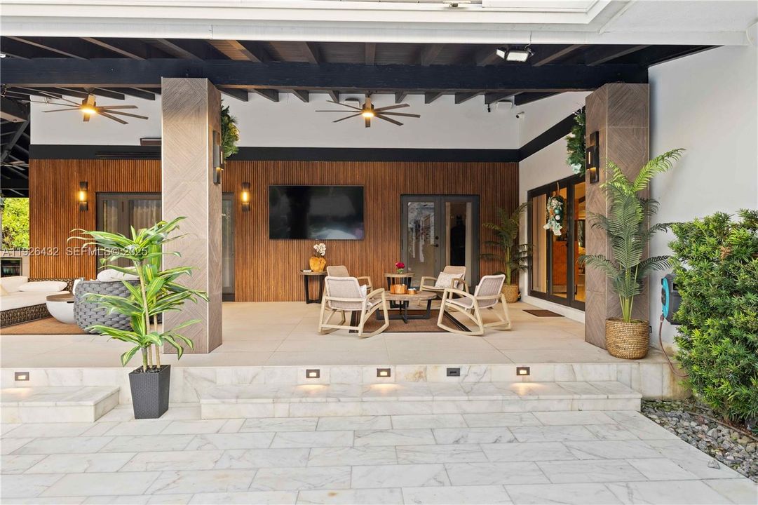 В аренду: $15,000 (4 спален, 5 ванн, 3845 Квадратных фут)