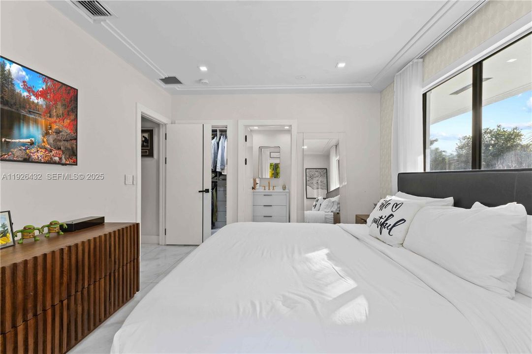 В аренду: $15,000 (4 спален, 5 ванн, 3845 Квадратных фут)