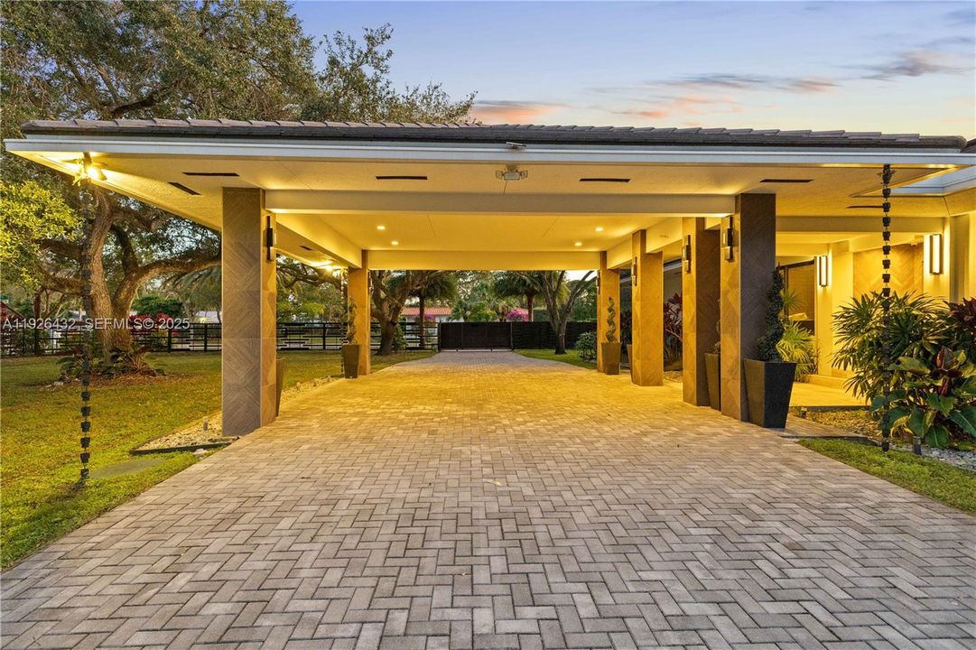 В аренду: $15,000 (4 спален, 5 ванн, 3845 Квадратных фут)