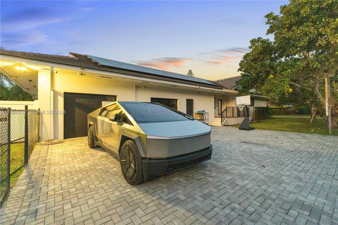 В аренду: $15,000 (4 спален, 5 ванн, 3845 Квадратных фут)