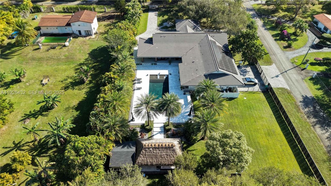 В аренду: $15,000 (4 спален, 5 ванн, 3845 Квадратных фут)