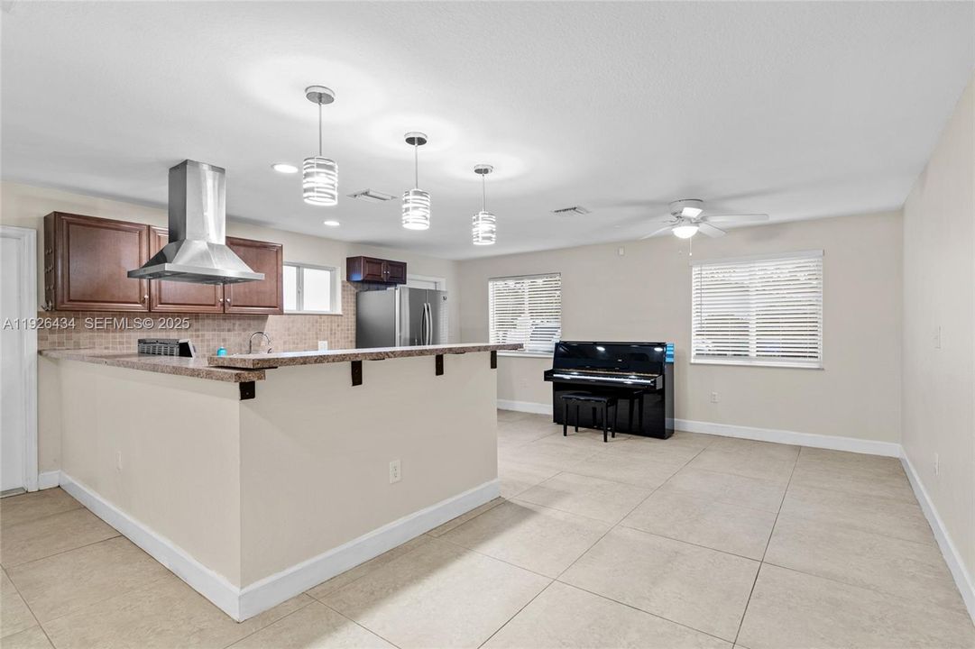 出租: $2,500 (3 贝兹, 2 浴室, 3204 平方英尺)