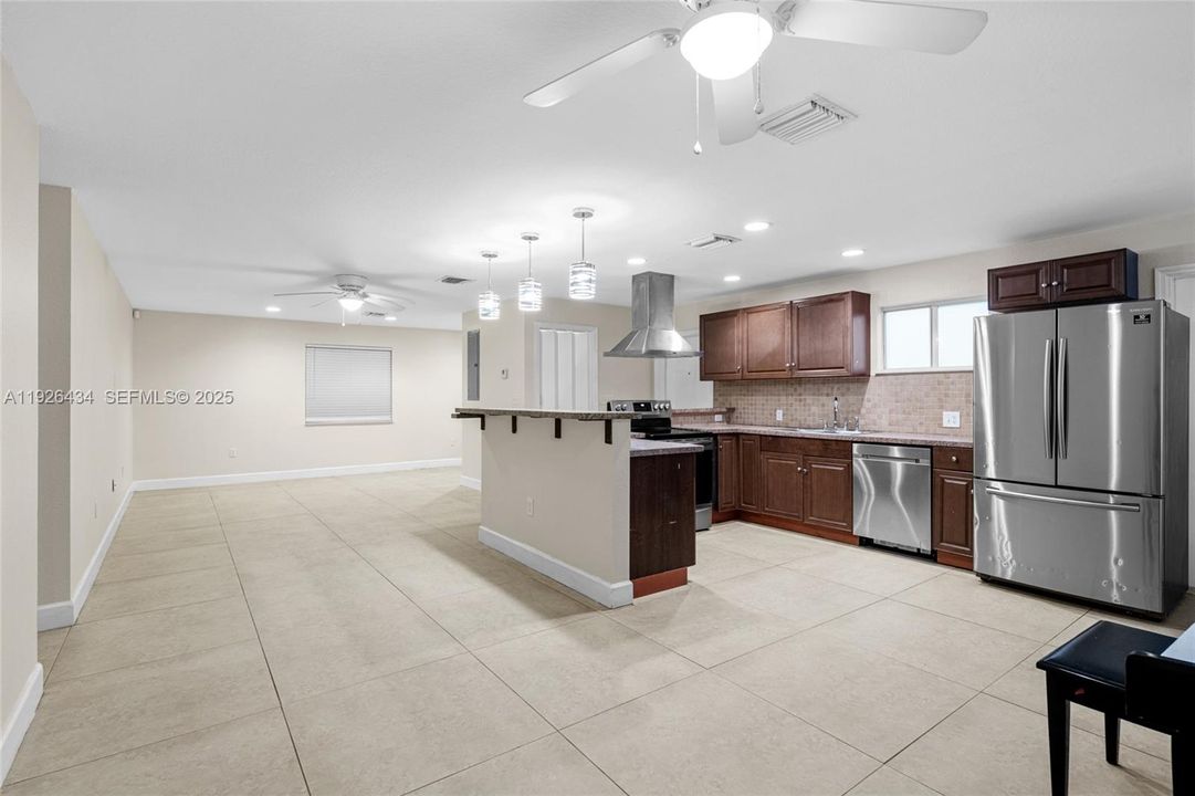 出租: $2,500 (3 贝兹, 2 浴室, 3204 平方英尺)