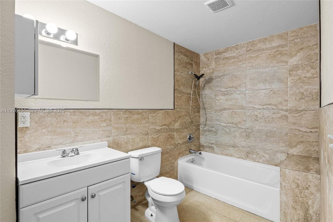 出租: $2,500 (3 贝兹, 2 浴室, 3204 平方英尺)