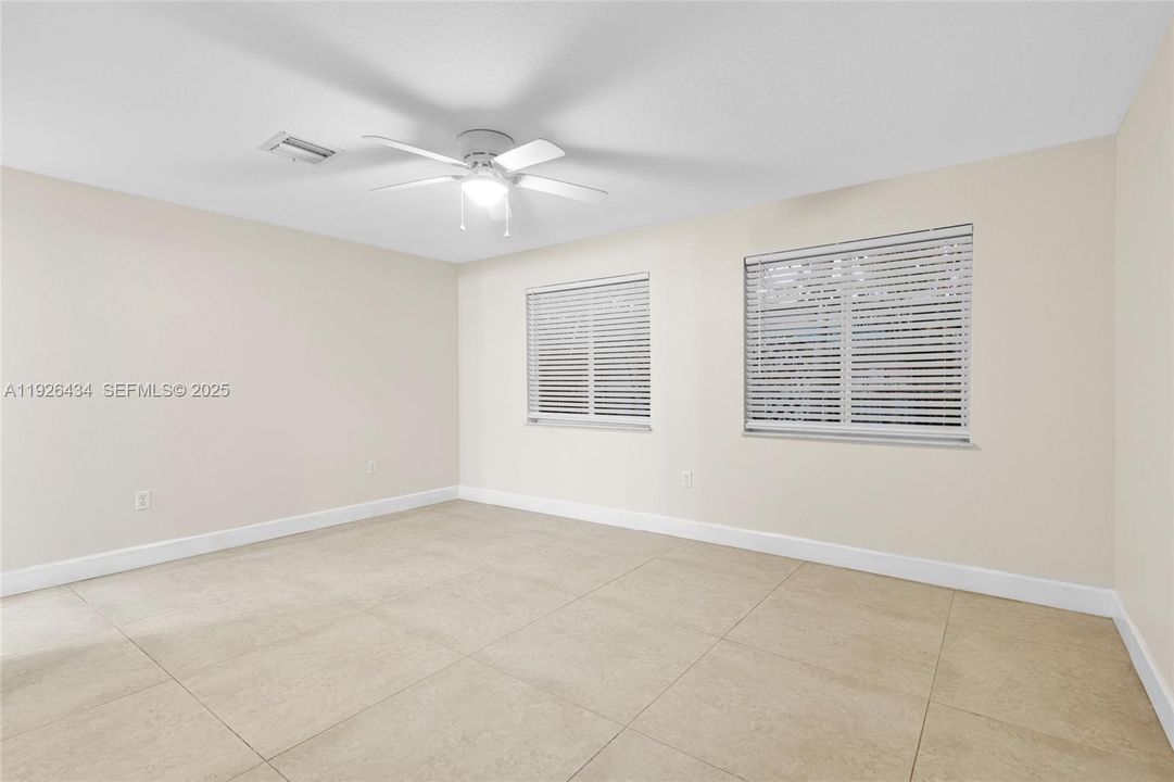 出租: $2,500 (3 贝兹, 2 浴室, 3204 平方英尺)