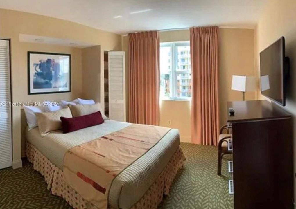 For Rent: $1,900 (1 beds, 1 baths, 665 Square Feet)