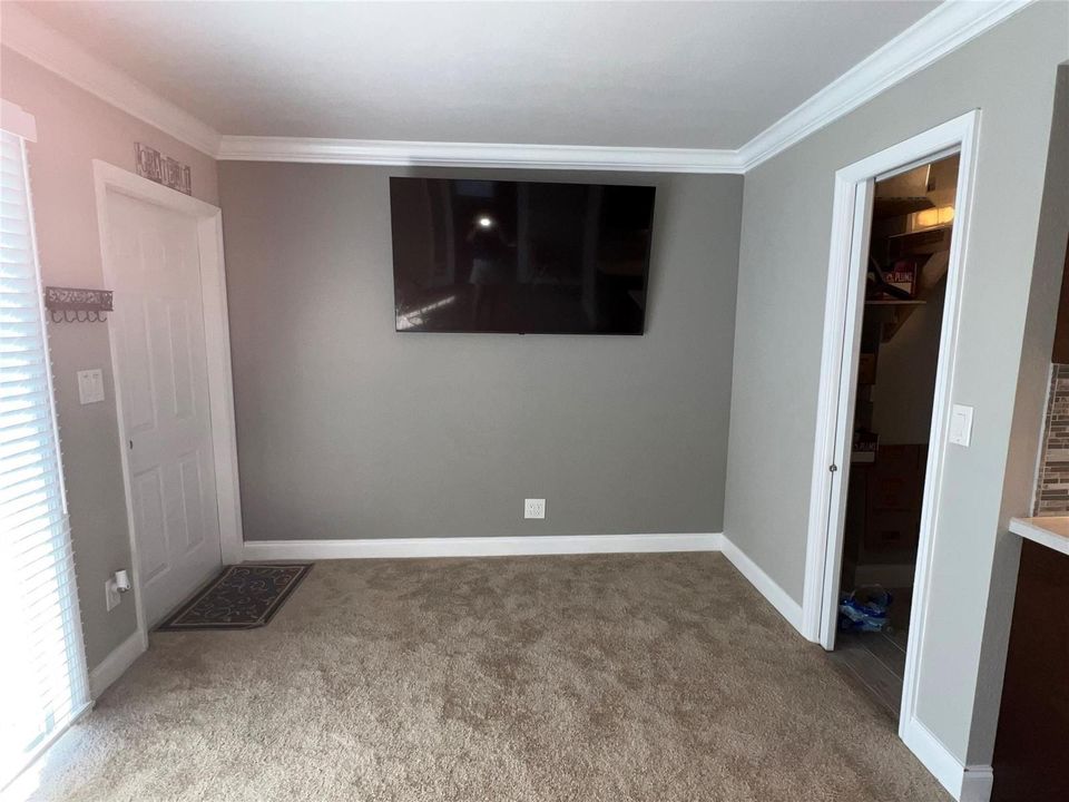 without carpet & tv