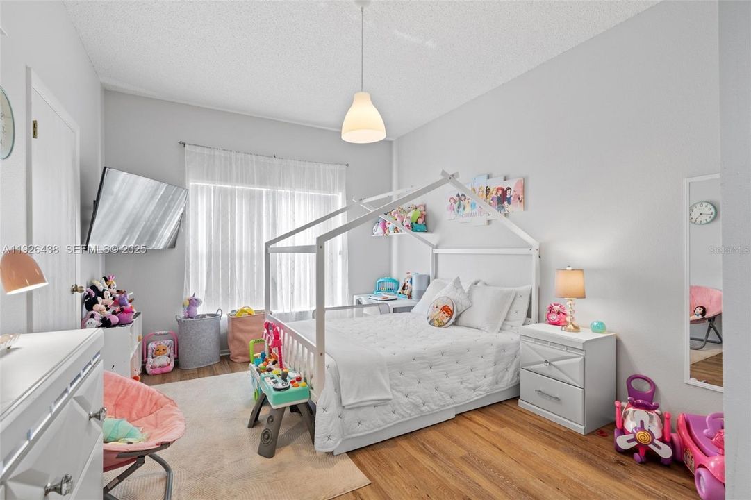 For Rent: $2,800 (5 beds, 4 baths, 0 Square Feet)