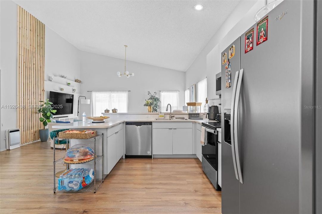 For Rent: $2,800 (5 beds, 4 baths, 0 Square Feet)