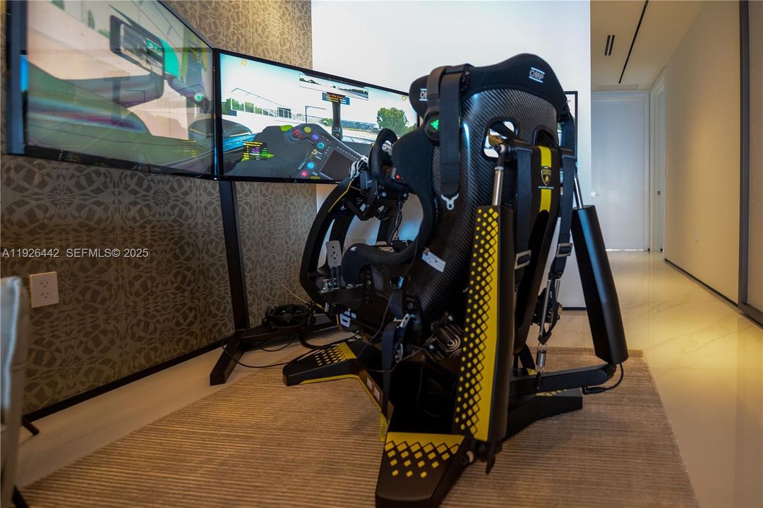 Issim Automobili Lamborghini driving simulator