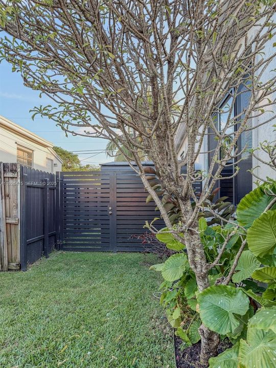 待售: $1,225,000 (5 贝兹, 4 浴室, 2586 平方英尺)