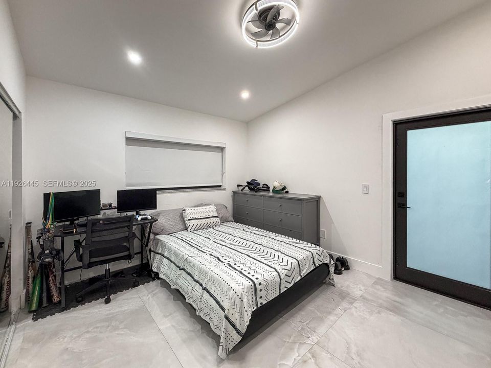 待售: $1,225,000 (5 贝兹, 4 浴室, 2586 平方英尺)