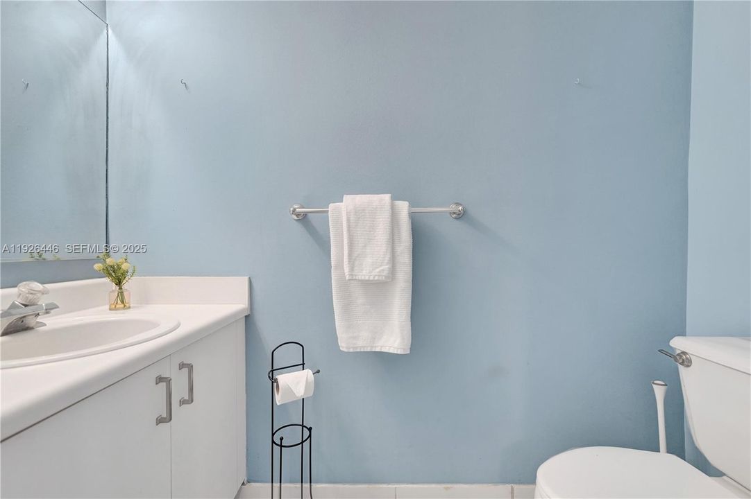 For Sale: $385,000 (2 beds, 2 baths, 1261 Square Feet)