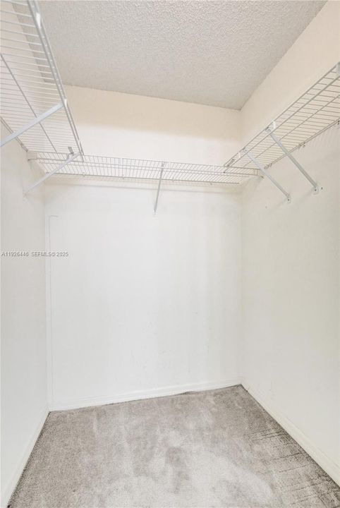 For Sale: $385,000 (2 beds, 2 baths, 1261 Square Feet)