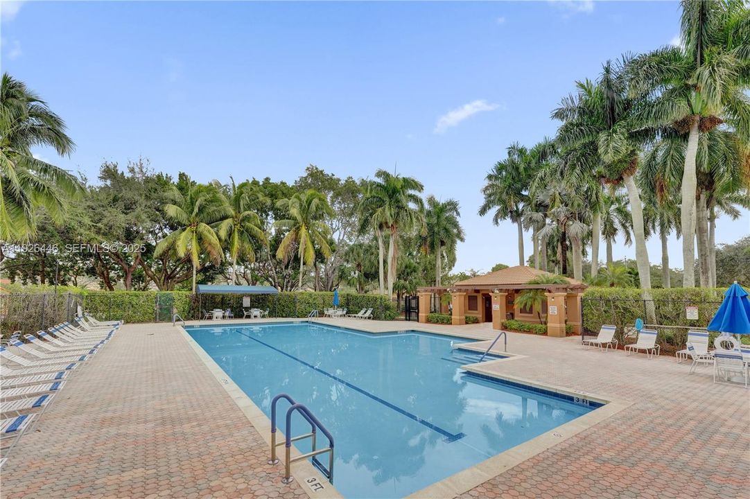 For Sale: $385,000 (2 beds, 2 baths, 1261 Square Feet)