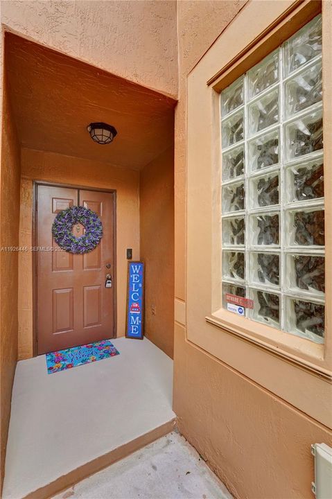 For Sale: $385,000 (2 beds, 2 baths, 1261 Square Feet)