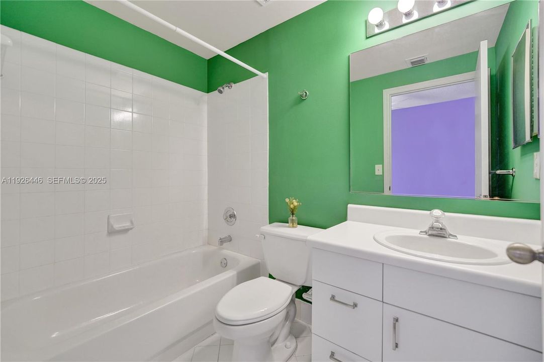 For Sale: $385,000 (2 beds, 2 baths, 1261 Square Feet)