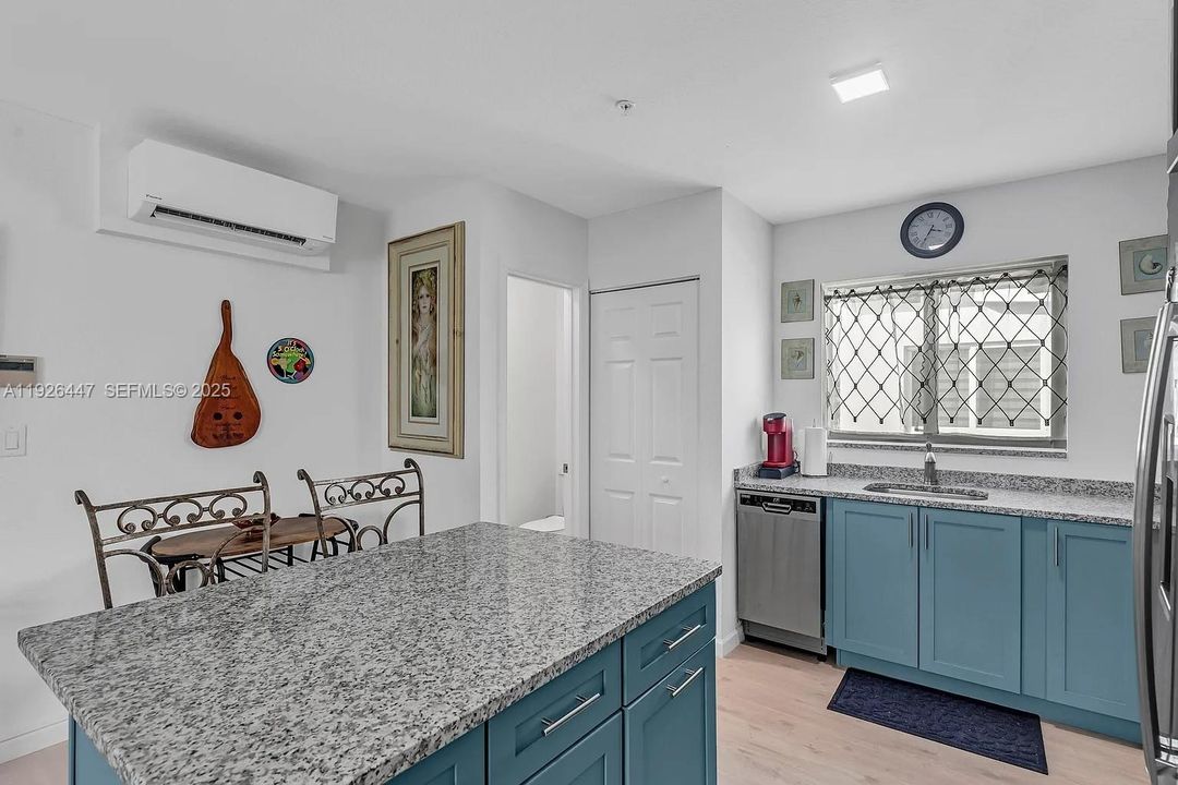 В аренду: $3,800 (1 спален, 2 ванн, 850 Квадратных фут)