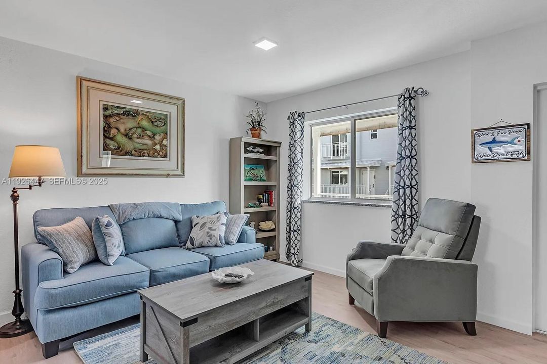 В аренду: $3,800 (1 спален, 2 ванн, 850 Квадратных фут)