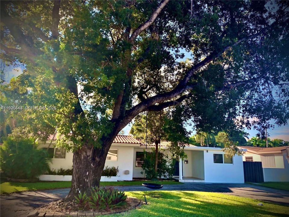 For Rent: $8,000 (4 beds, 3 baths, 2600 Square Feet)