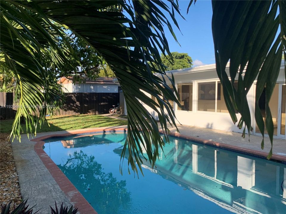 For Rent: $8,000 (4 beds, 3 baths, 2600 Square Feet)