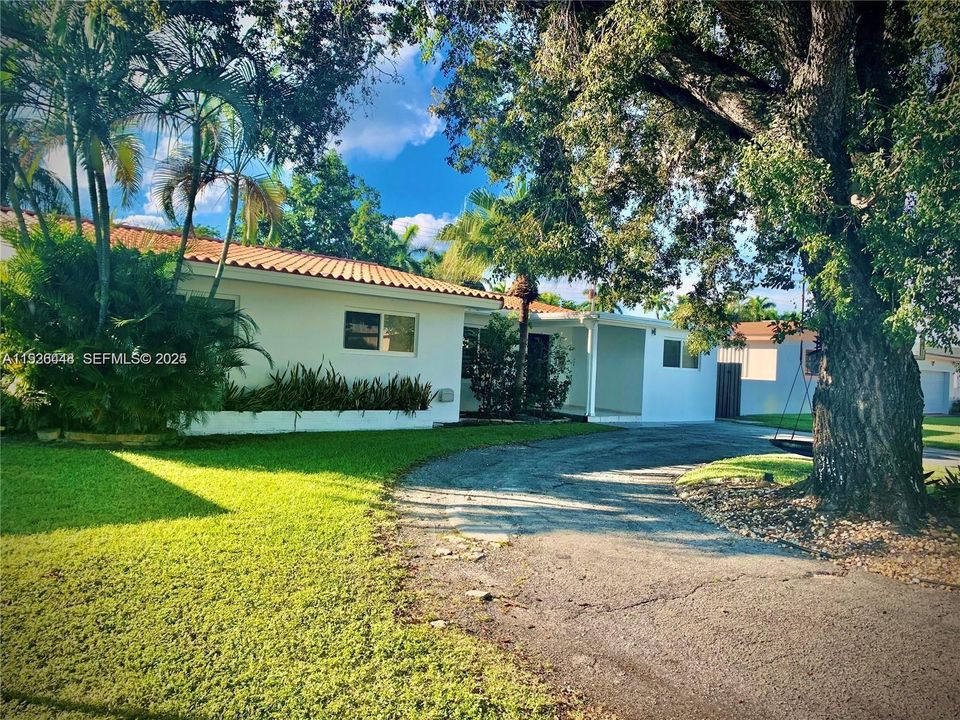 For Rent: $8,000 (4 beds, 3 baths, 2600 Square Feet)