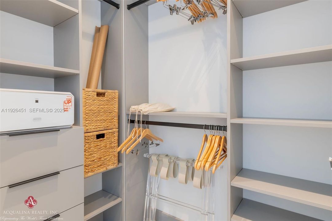 В аренду: $60,000 (4 спален, 5 ванн, 4385 Квадратных фут)