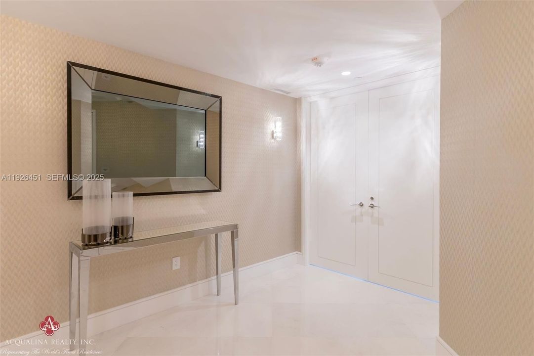 В аренду: $60,000 (4 спален, 5 ванн, 4385 Квадратных фут)