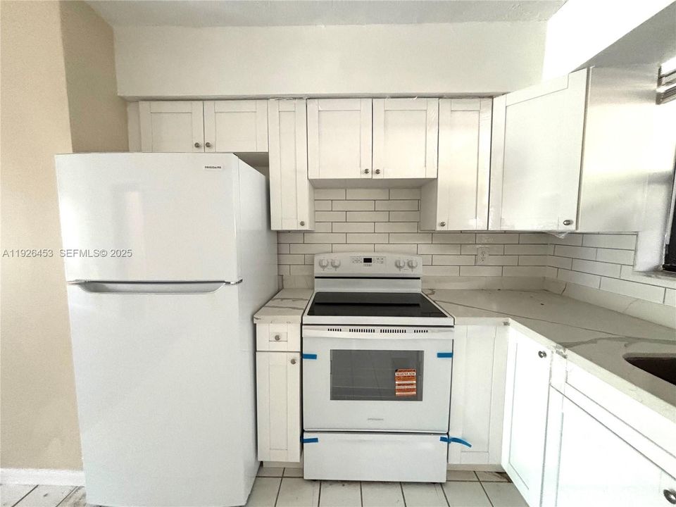 For Rent: $2,150 (2 beds, 1 baths, 1240 Square Feet)