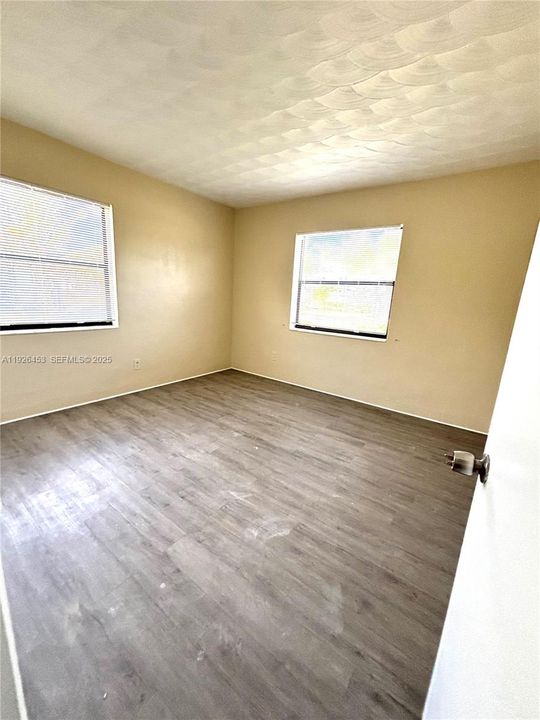 For Rent: $2,150 (2 beds, 1 baths, 1240 Square Feet)