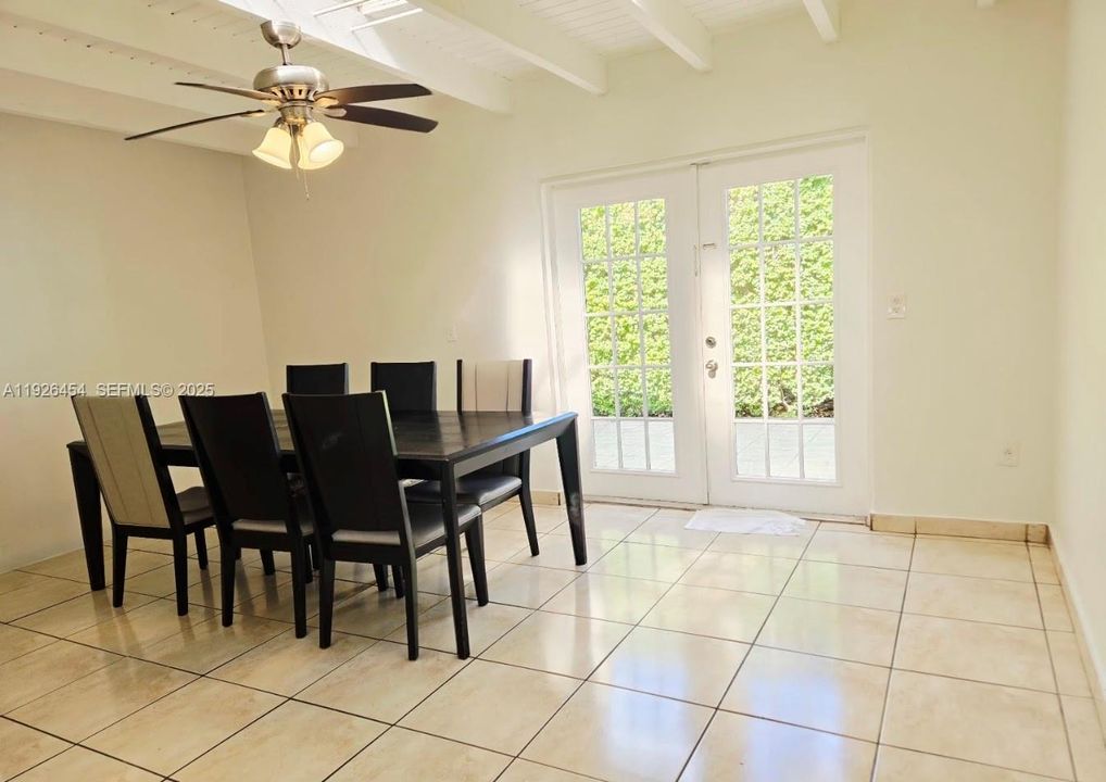 En Renta: $2,500 (2 camas, 1 baños, 1819 Pies cuadrados)