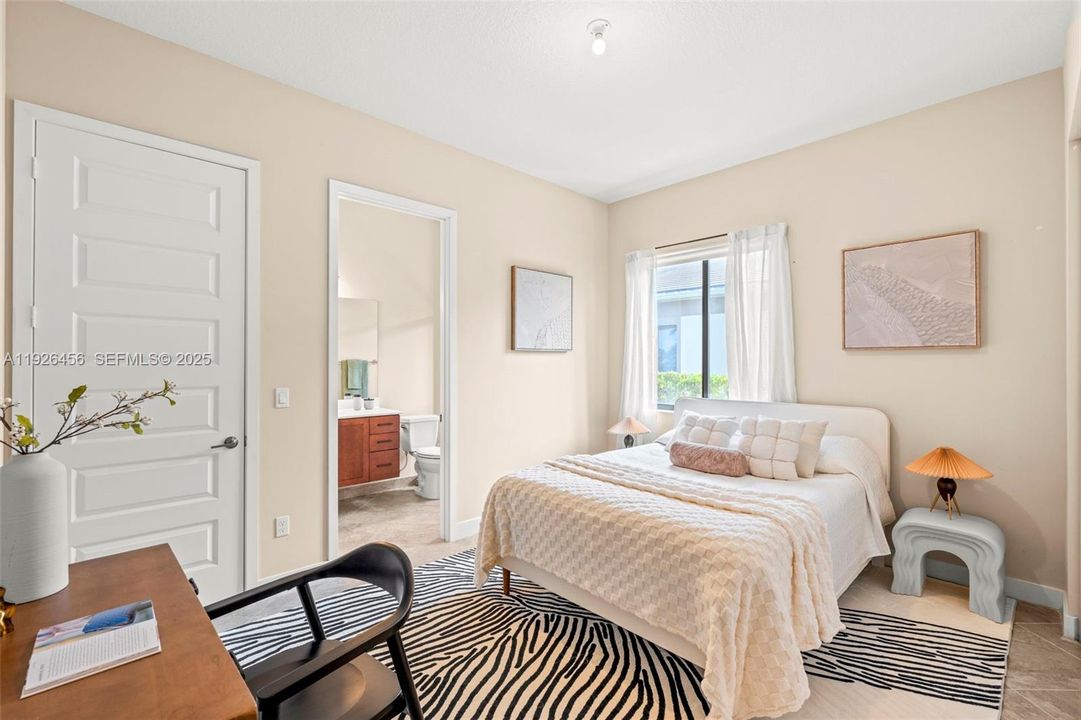 For Sale: $1,599,000 (5 beds, 5 baths, 4274 Square Feet)