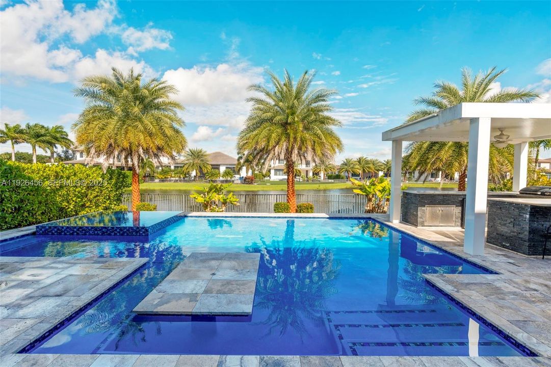 For Sale: $1,599,000 (5 beds, 5 baths, 4274 Square Feet)