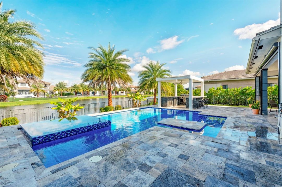 For Sale: $1,599,000 (5 beds, 5 baths, 4274 Square Feet)