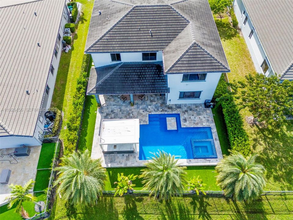 For Sale: $1,599,000 (5 beds, 5 baths, 4274 Square Feet)