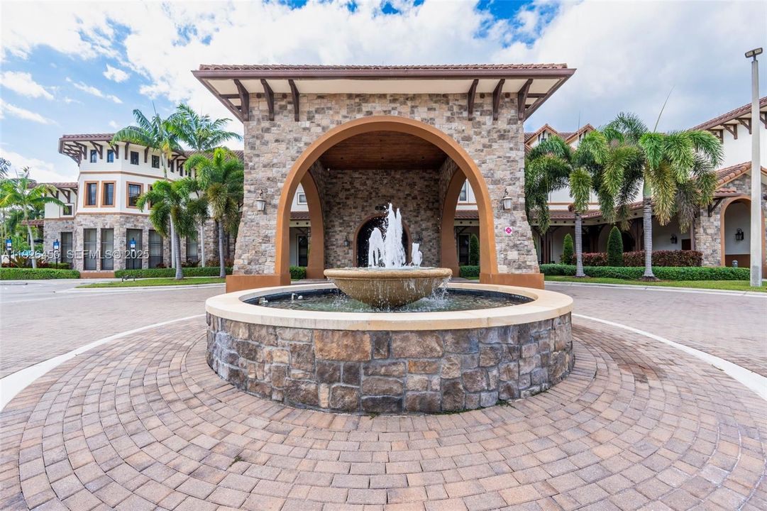 For Sale: $1,599,000 (5 beds, 5 baths, 4274 Square Feet)