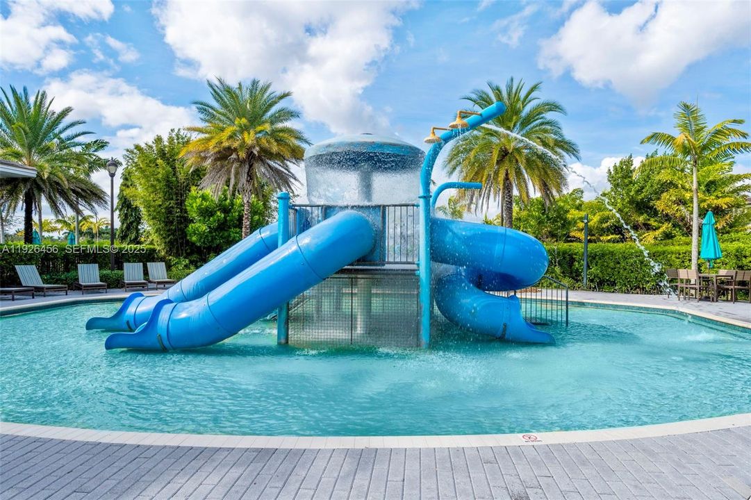 For Sale: $1,599,000 (5 beds, 5 baths, 4274 Square Feet)