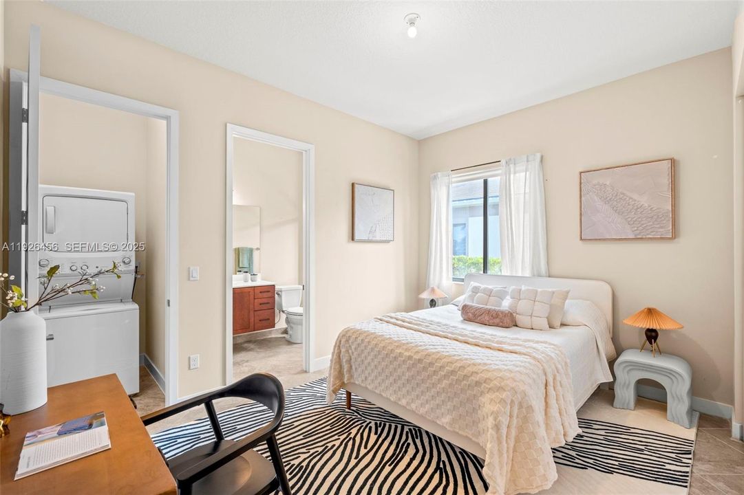 For Sale: $1,599,000 (5 beds, 5 baths, 4274 Square Feet)