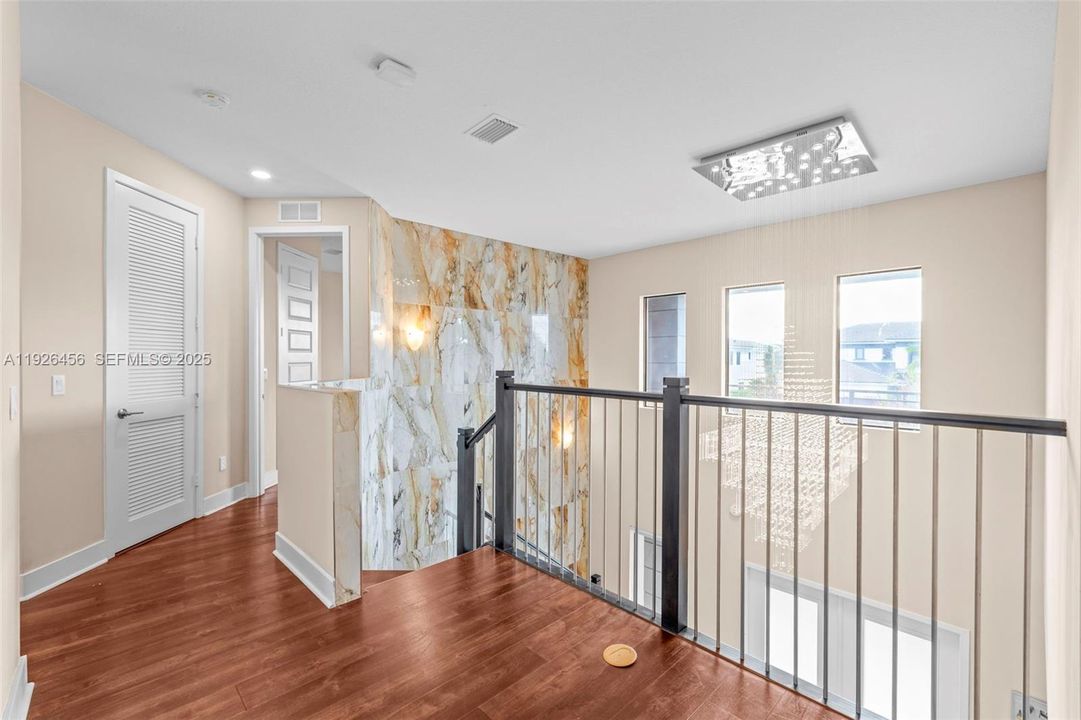 For Sale: $1,599,000 (5 beds, 5 baths, 4274 Square Feet)