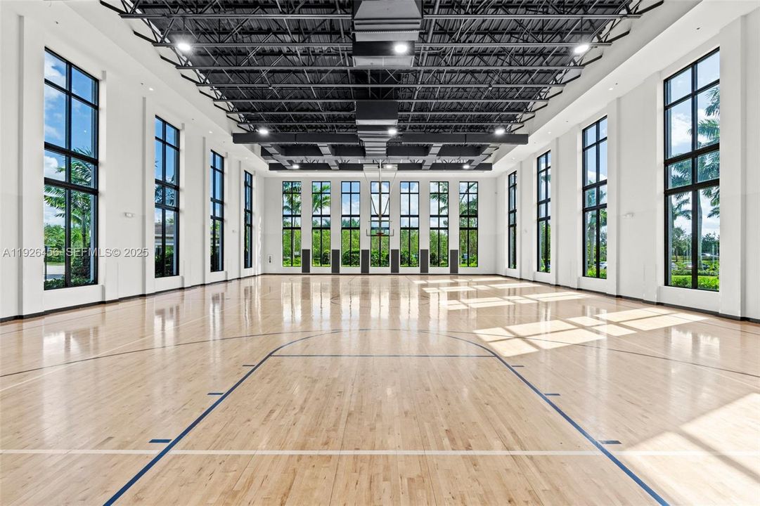 For Sale: $1,599,000 (5 beds, 5 baths, 4274 Square Feet)