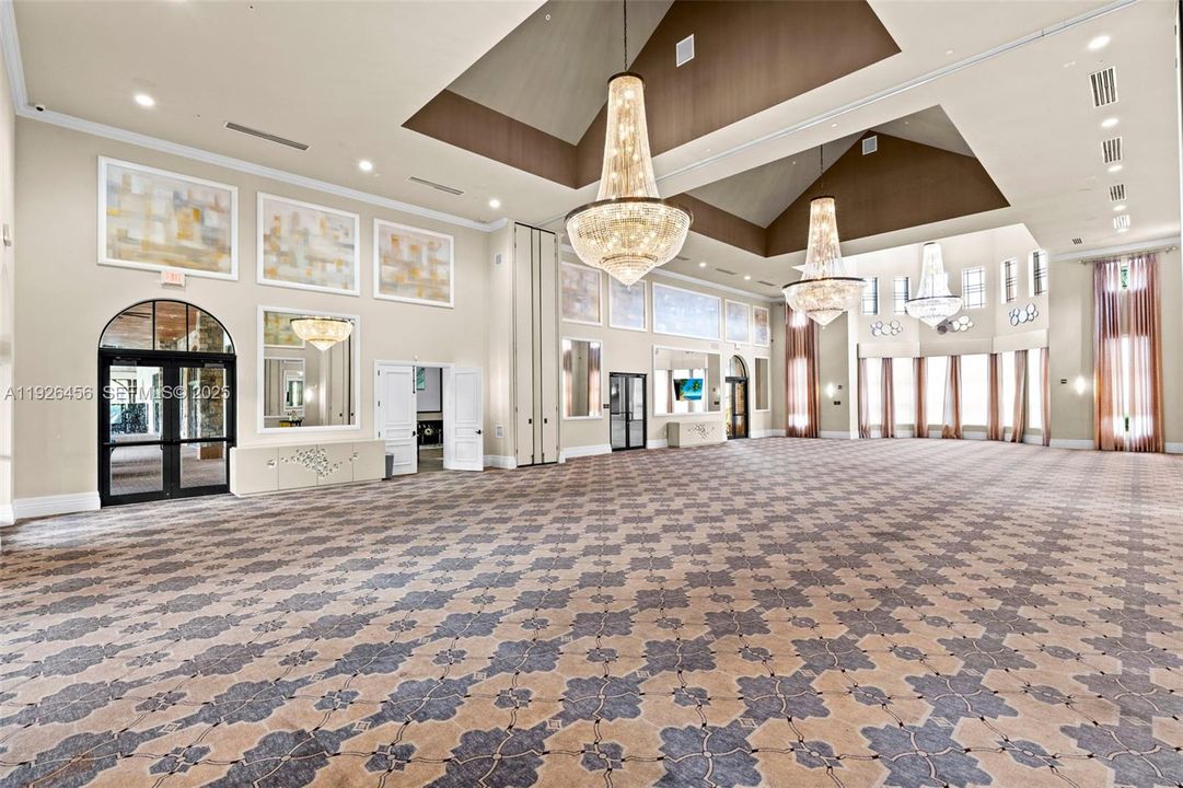 For Sale: $1,599,000 (5 beds, 5 baths, 4274 Square Feet)