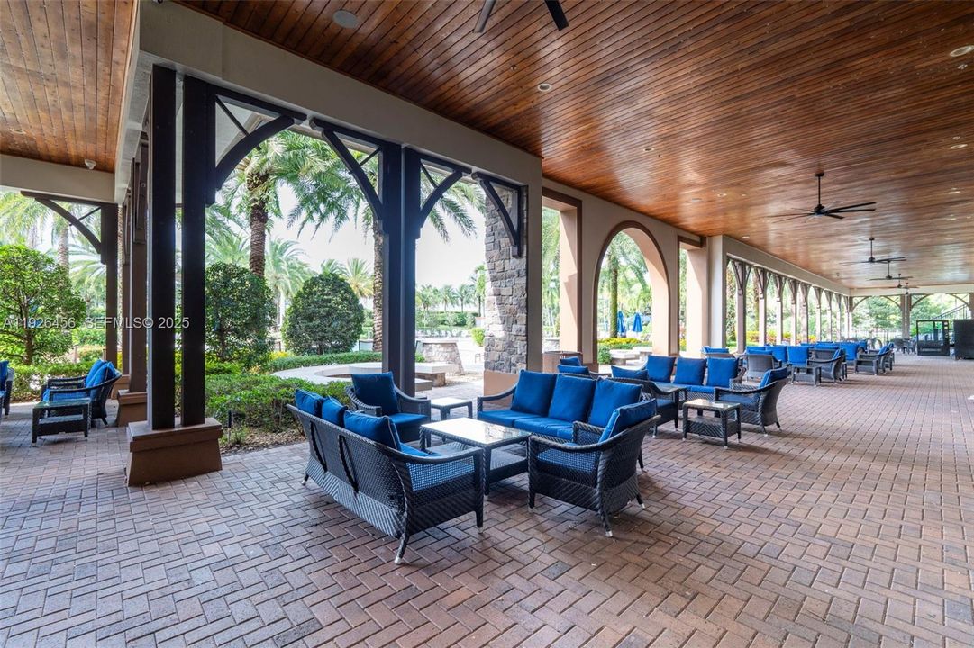 For Sale: $1,599,000 (5 beds, 5 baths, 4274 Square Feet)