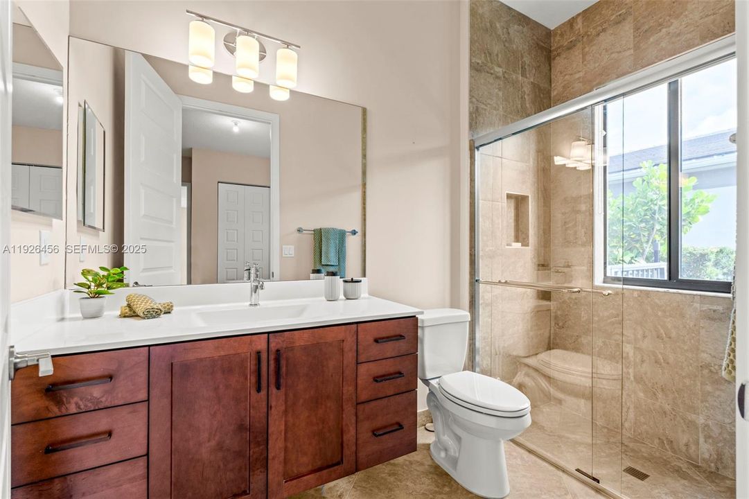 For Sale: $1,599,000 (5 beds, 5 baths, 4274 Square Feet)