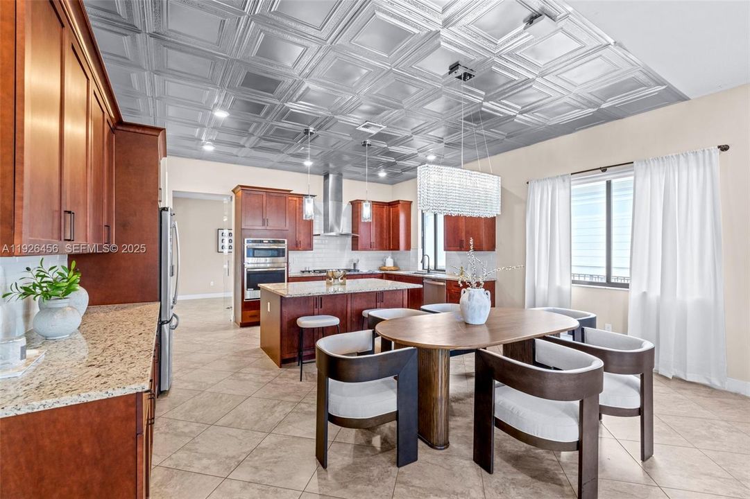 For Sale: $1,599,000 (5 beds, 5 baths, 4274 Square Feet)