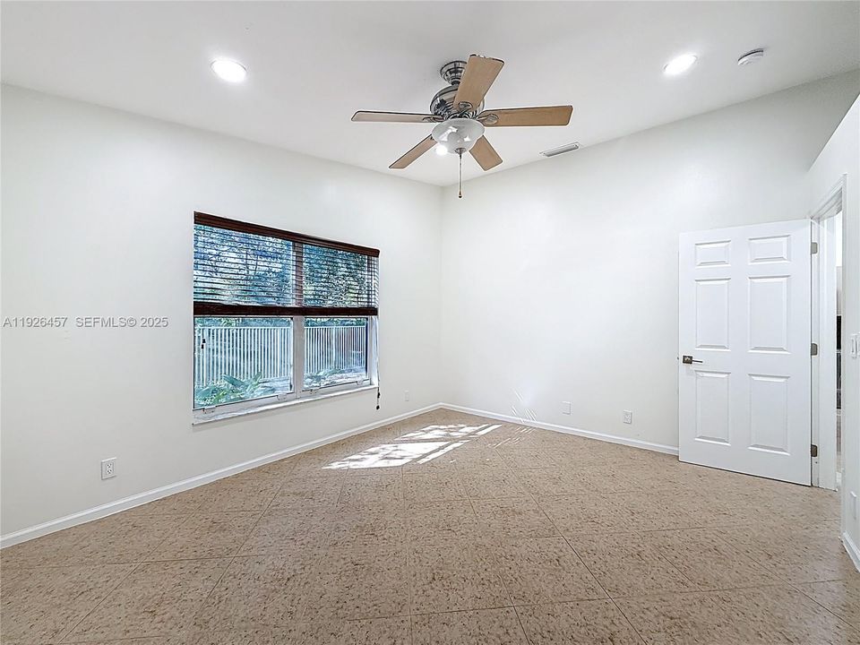 For Rent: $4,000 (4 beds, 2 baths, 1477 Square Feet)
